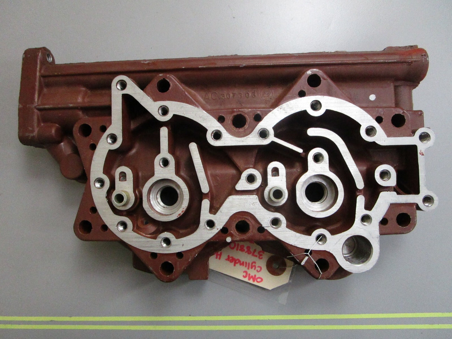 *NEW OEM* 0820 OMC Johnson Evinrude Cylinder Head 378810 307306 0378810 0307306