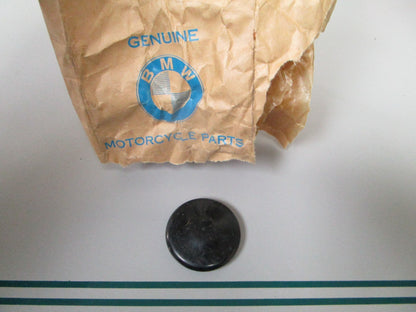 NEW OEM 32722072179 2072179 BMW Cap 0810