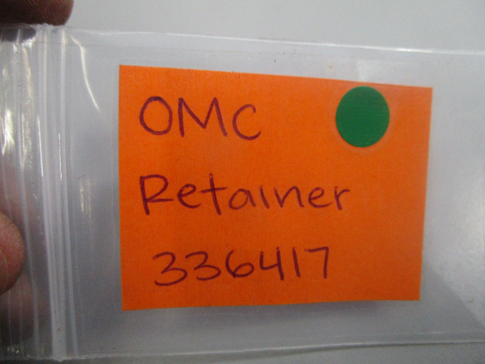 NEW OEM 336417 0336417 OMC Johnson Evinrude Retainer 0810