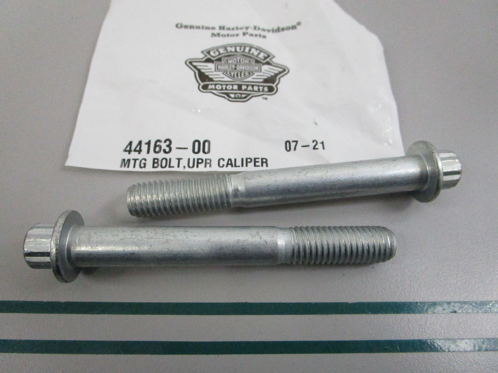 NEW OEM (LOT OF 2) 44163-00 Harley Davidson Upper Mounting Bolt 0810