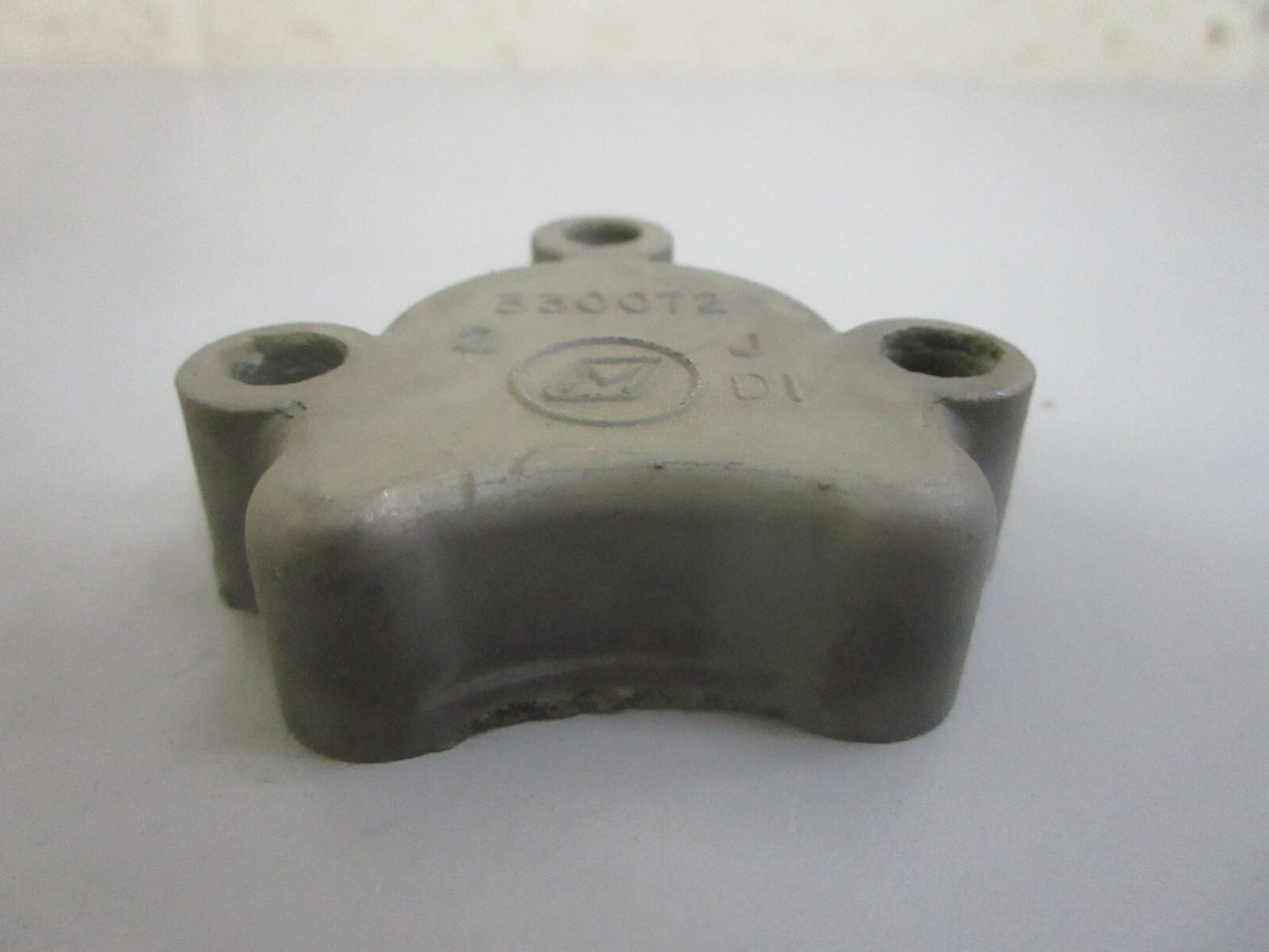 *NEW OEM* 0820 OMC Johnson Evinrude Thermostat Cover 330072 0330072