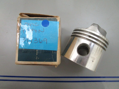 *NEW OEM* 0810 OMC Johnson Evinrude Piston 379369 0379369