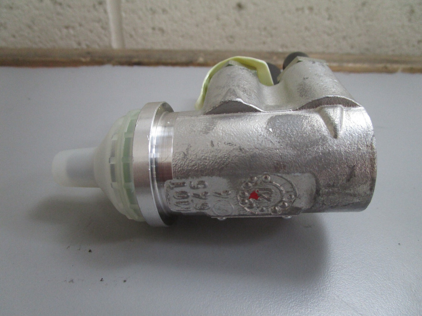 *NEW OEM* 0820 John Deere Fuel Pump RE536662