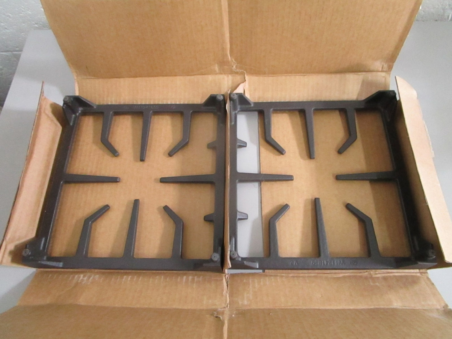 Whirlpool W11569347 NEW OEM Gas Range Burner Grate Kit KitchenAid Maytag 0820