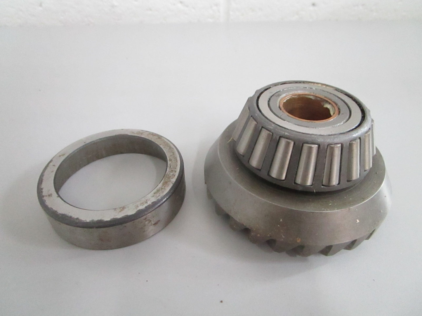 NEW OEM AA321023 Mercury Force 26T Front Gear 0820