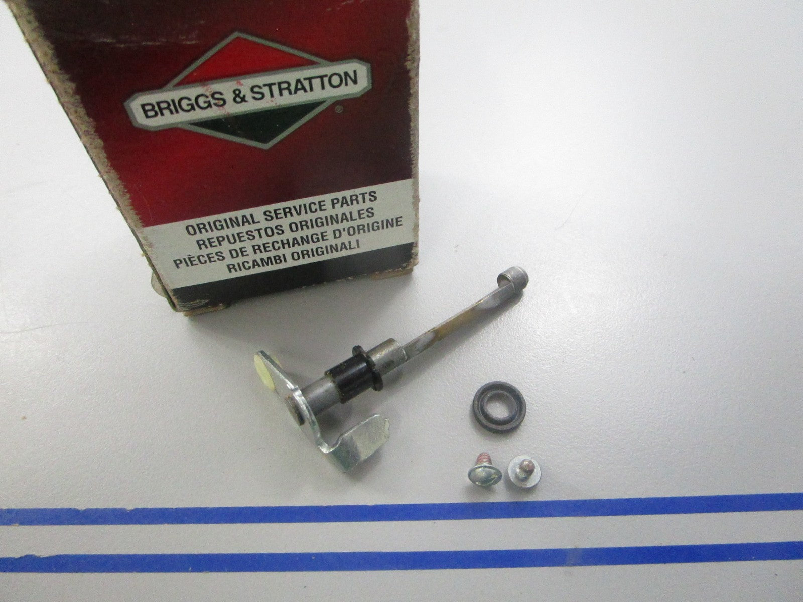 NEW OEM 494379 Briggs & Stratton Throttle Shaft Kit 0810