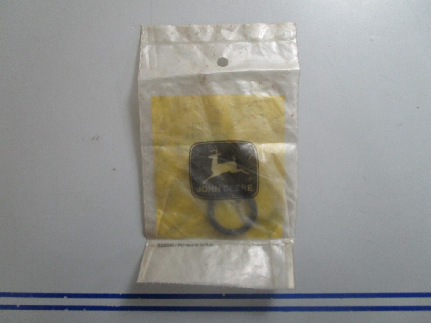 *NEW OEM* 0810 John Deere Oil Seal T22101