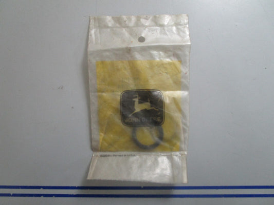 *NEW OEM* 0810 John Deere Oil Seal T22101