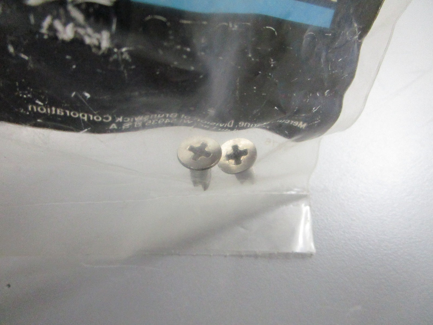 *NEW OEM* (LOT OF 2) 0810 Mercury Quicksilver Screw 10-85072