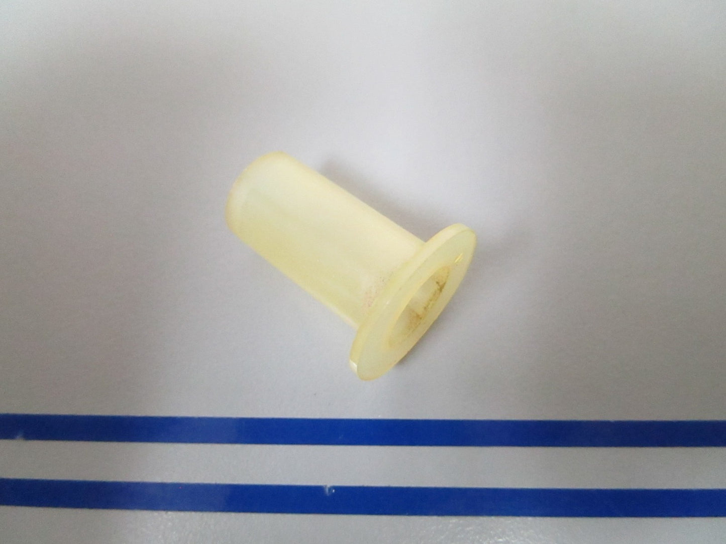 NEW OEM 308370 0308370 OMC Johnson Evinrude Bushing 0810