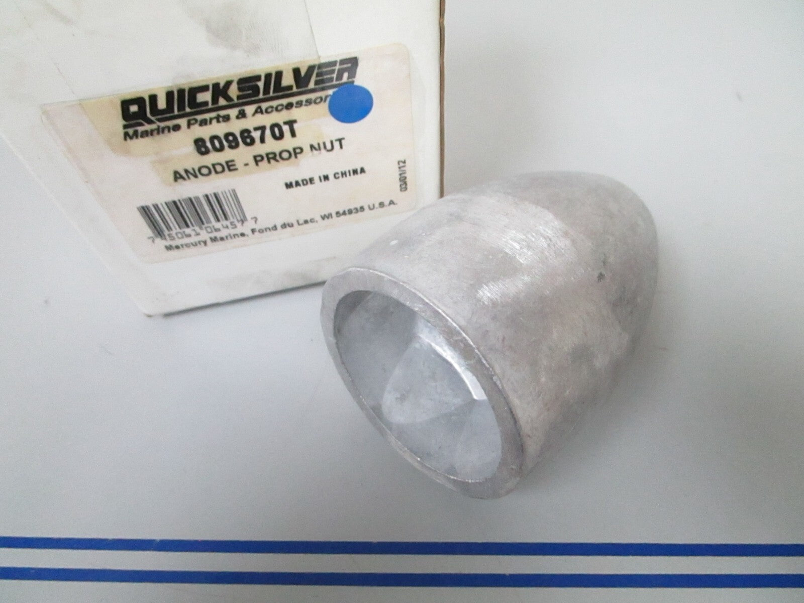 *NEW OEM* 0720 Mercury Quicksilver Prop Nut Anode 809670T