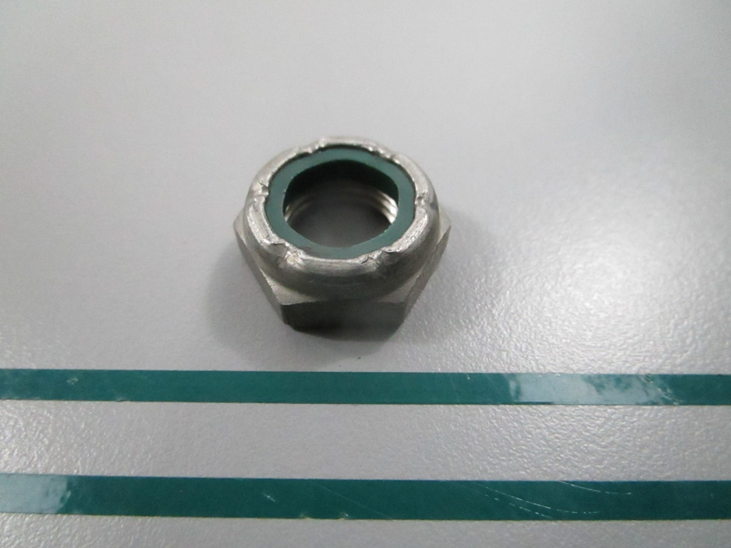 NEW OEM 122890 0122890 OMC Johnson Evinrude Locknut 0810