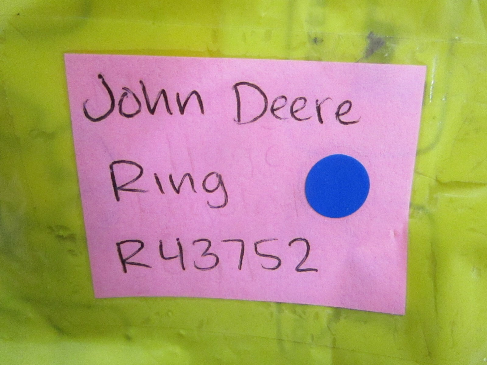 *NEW OEM* 0820 John Deere Ring R43752