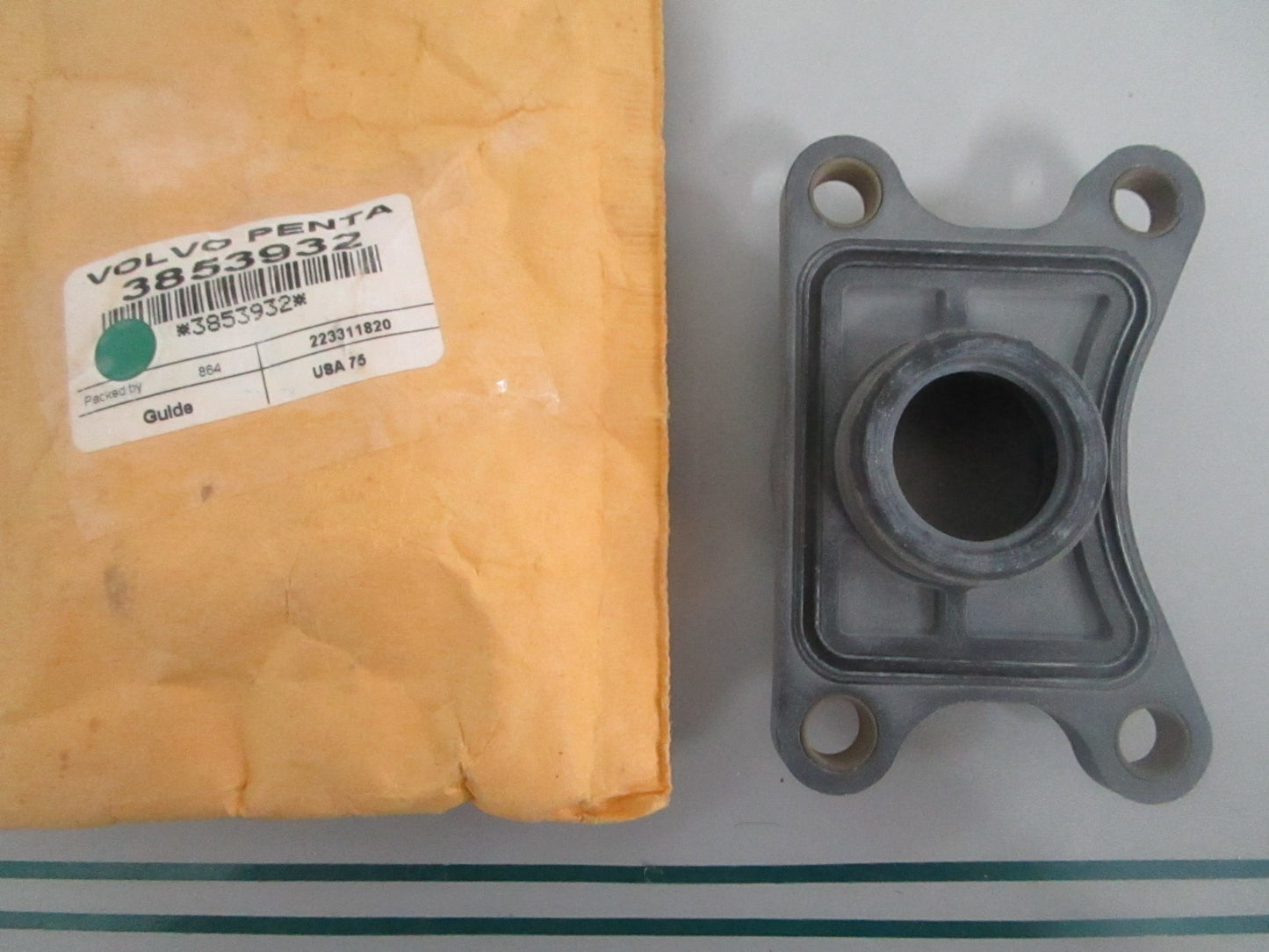Volvo Penta 3853932 Guide Marine Engine Sterndrive NOS Genuine NEW OEM 0820