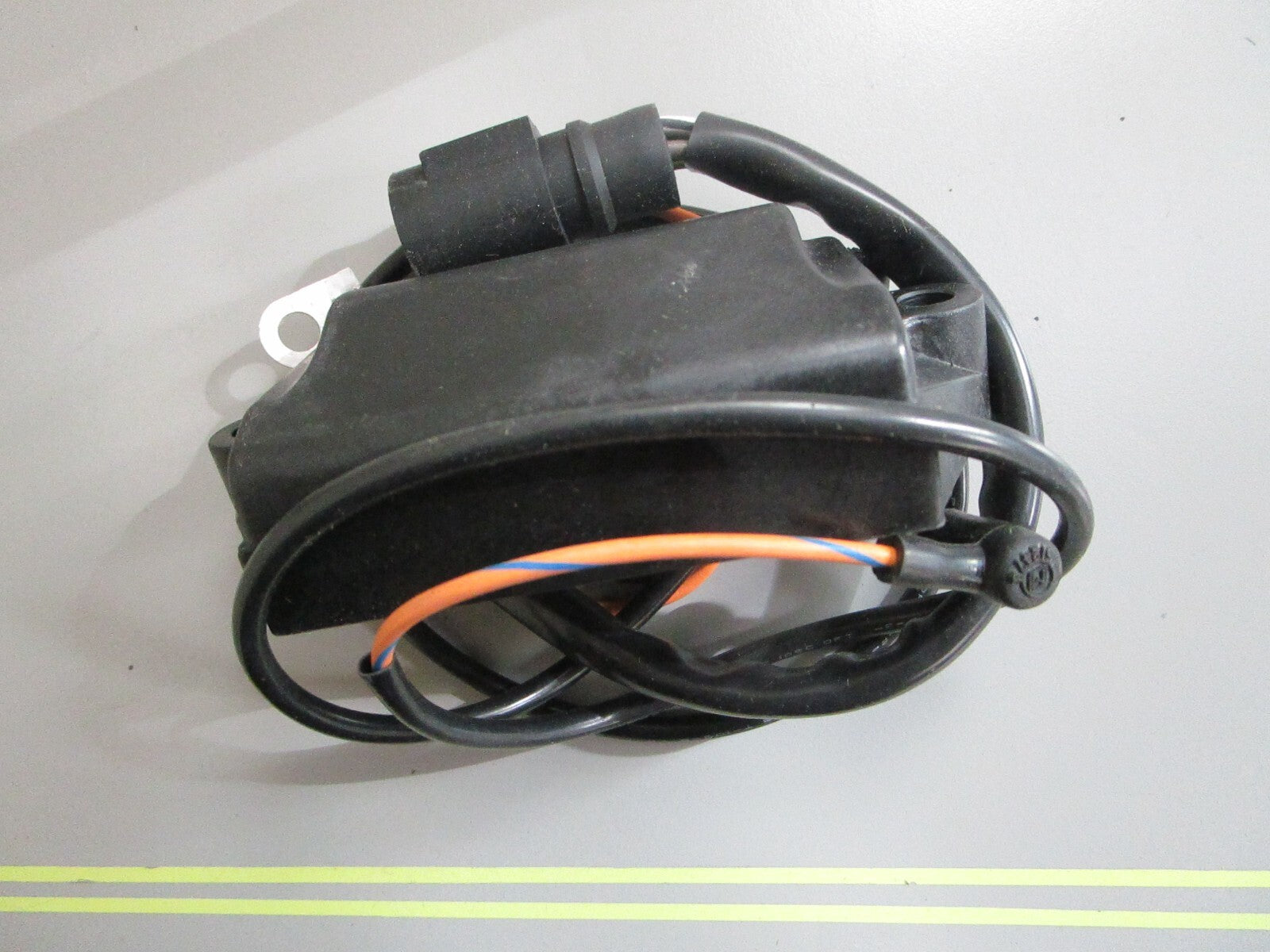 *NEW OEM* 0820 OMC Johnson Evinrude Power Pack 582285 0582285 582281 0582281