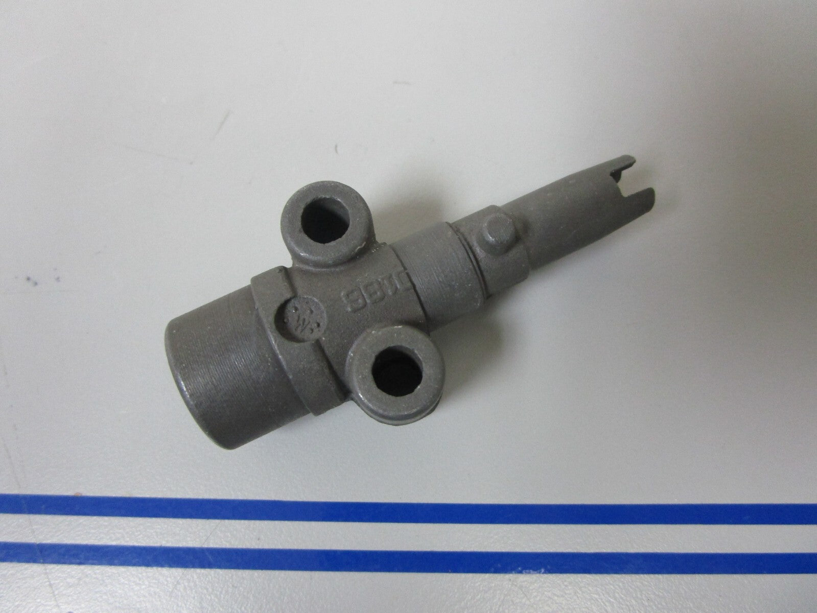 *NEW OEM* 0810 Mercury Quicksilver Fuel Adapter Housing 30186