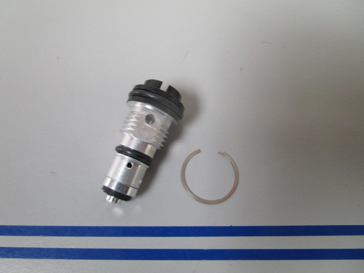 *NEW OEM* 0720 OMC Johnson Evinrude Main Release Valve 5005830