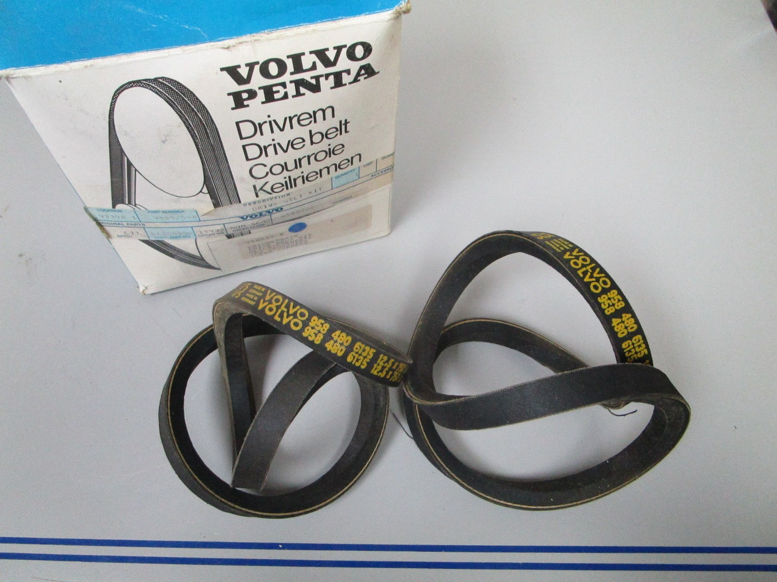 NEW OEM 958525 Volvo Penta Drive Belt Kit 0720