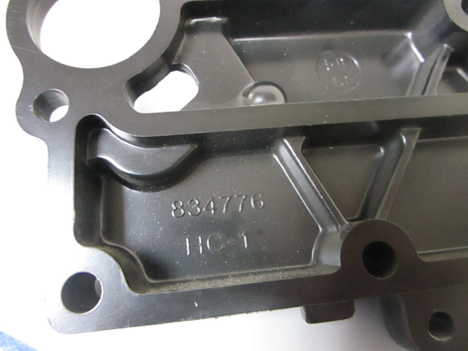 *NEW OEM* 0720 Mercury Quicksilver Exhaust Cover 834776 8M0118193