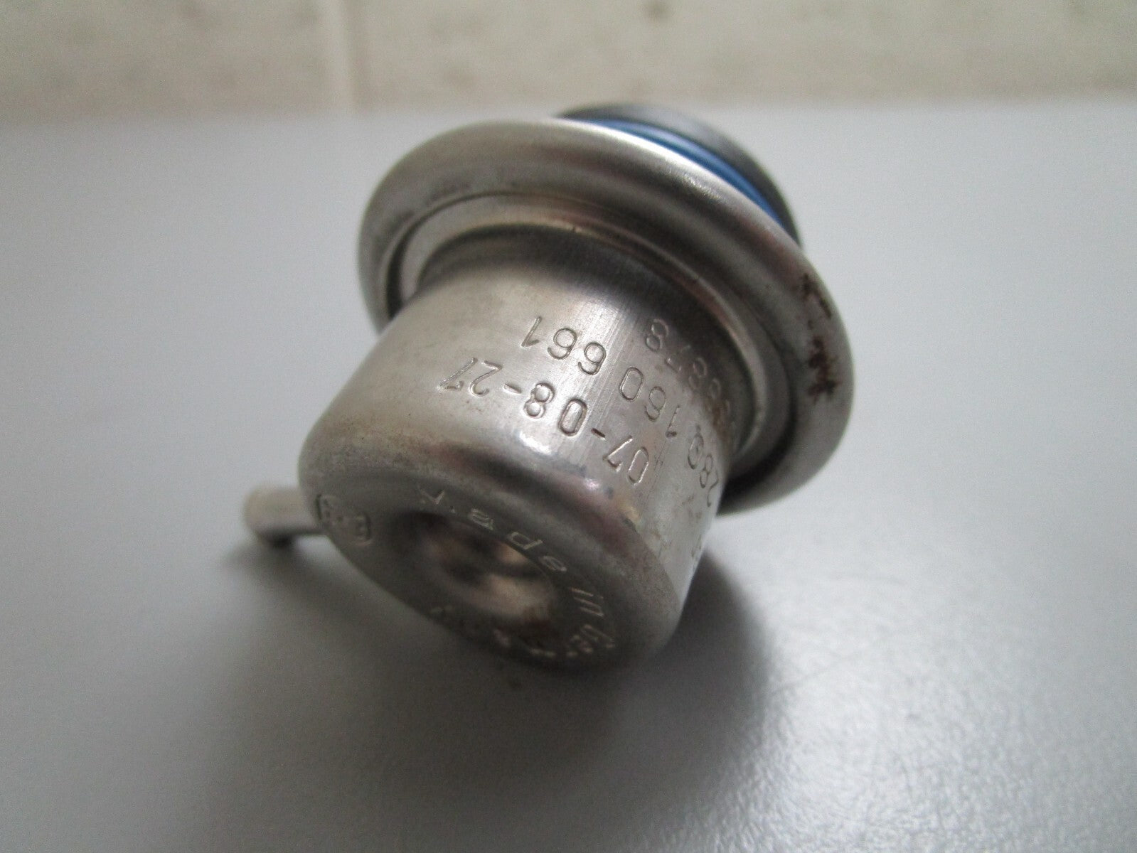 *NEW OEM* 0820 Volvo Penta Fuel Pressure Regulator 3858967