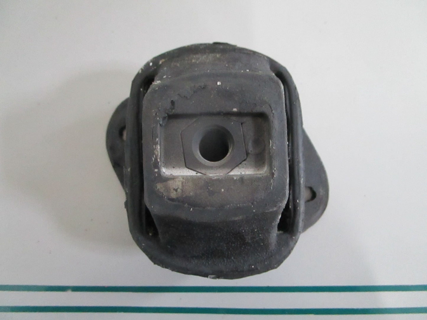 NEW OEM 6152230112 Mercedes-Benz Engine Mount 0820