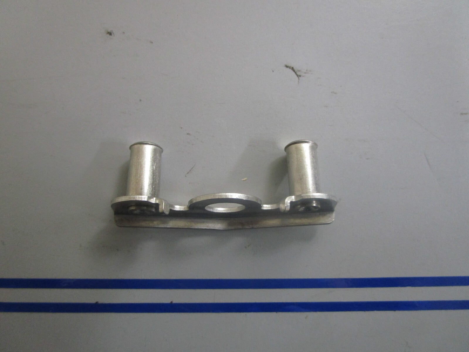 *NEW OEM* 0810 OMC Johnson Evinrude Baffle Bracket 5006526