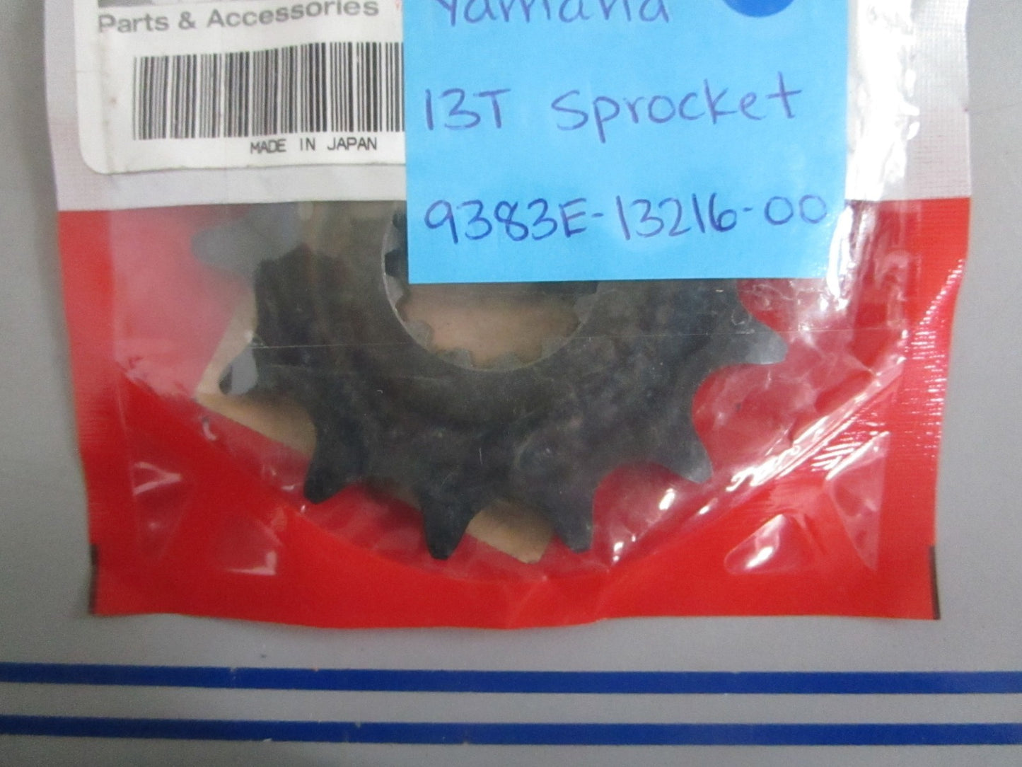 NEW OEM 9383E-13216-00 Yamaha 13T Front Sprocket 0820