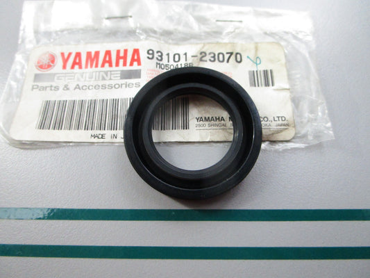 NEW OEM 93101-23070-00 Yamaha Oil Seal 0810