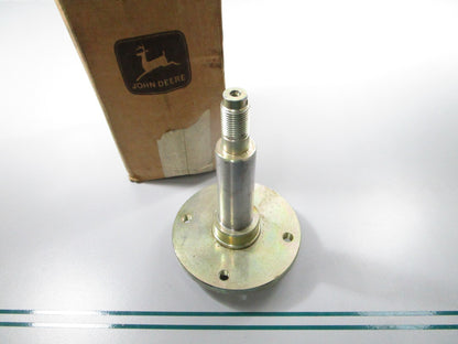 NEW OEM ET11081 John Deere Spindle 0810