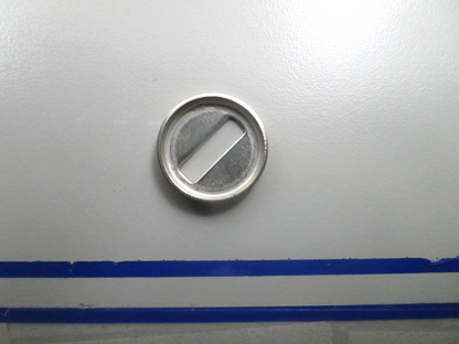 *NEW OEM* 0810 OMC Johnson Evinrude Spring Retainer 325586 0325586