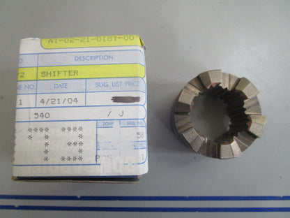 *NEW OEM* 0820 OMC Johnson Evinrude Clutch Dog 915272 0915272