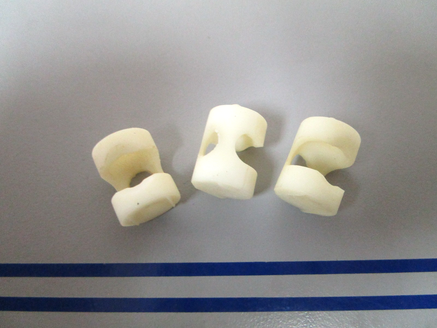 NEW OEM (LOT OF 3) 309724 0309724 OMC Johnson Evinrude Anchor Block 0810