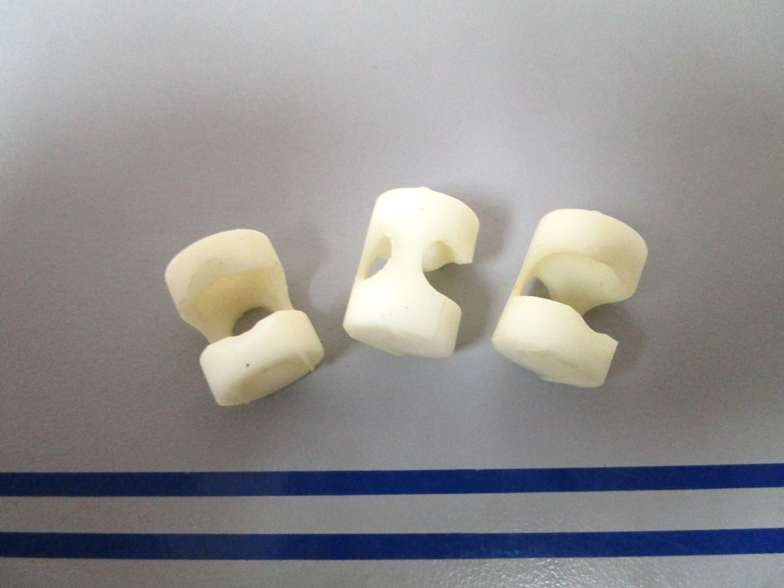 NEW OEM (LOT OF 3) 309724 0309724 OMC Johnson Evinrude Anchor Block 0810