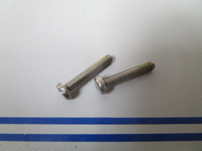 *NEW OEM* (LOT OF 2) 0810 OMC Johnson Evinrude Screw 331758 0331758