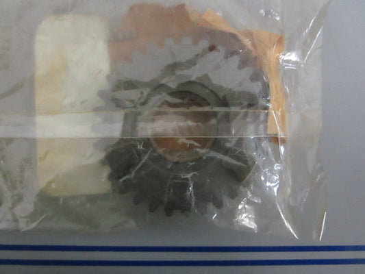 NEW OEM 5PX-17141-00-00 Yamaha 31T 4th Pinion Gear 0820