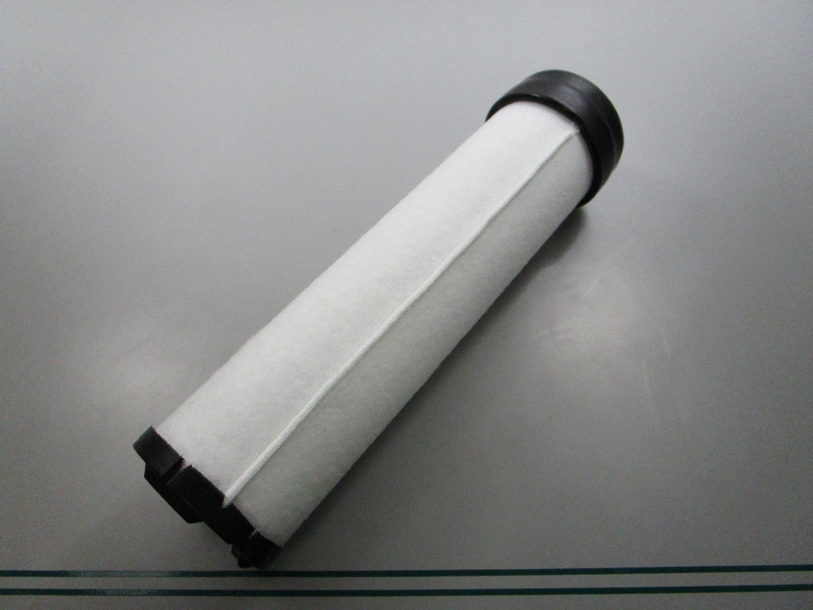 NEW OEM 46569 Wix Air Filter 0820