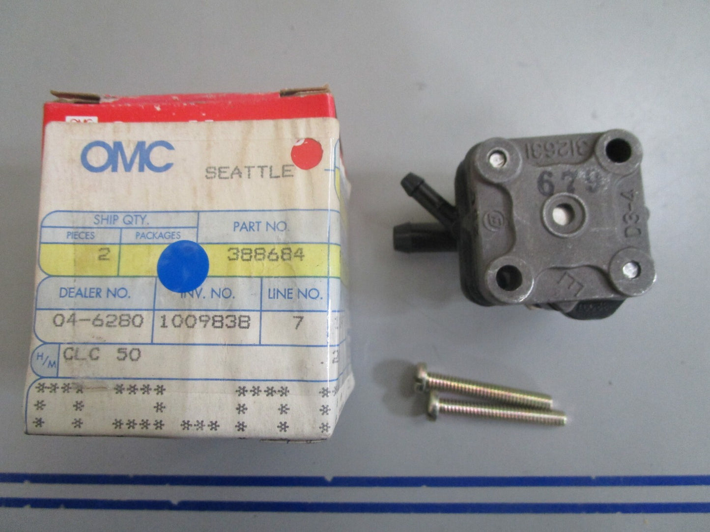 *NEW OEM* 0820 OMC Johnson Evinrude Fuel Pump & Screws 388684 0388684