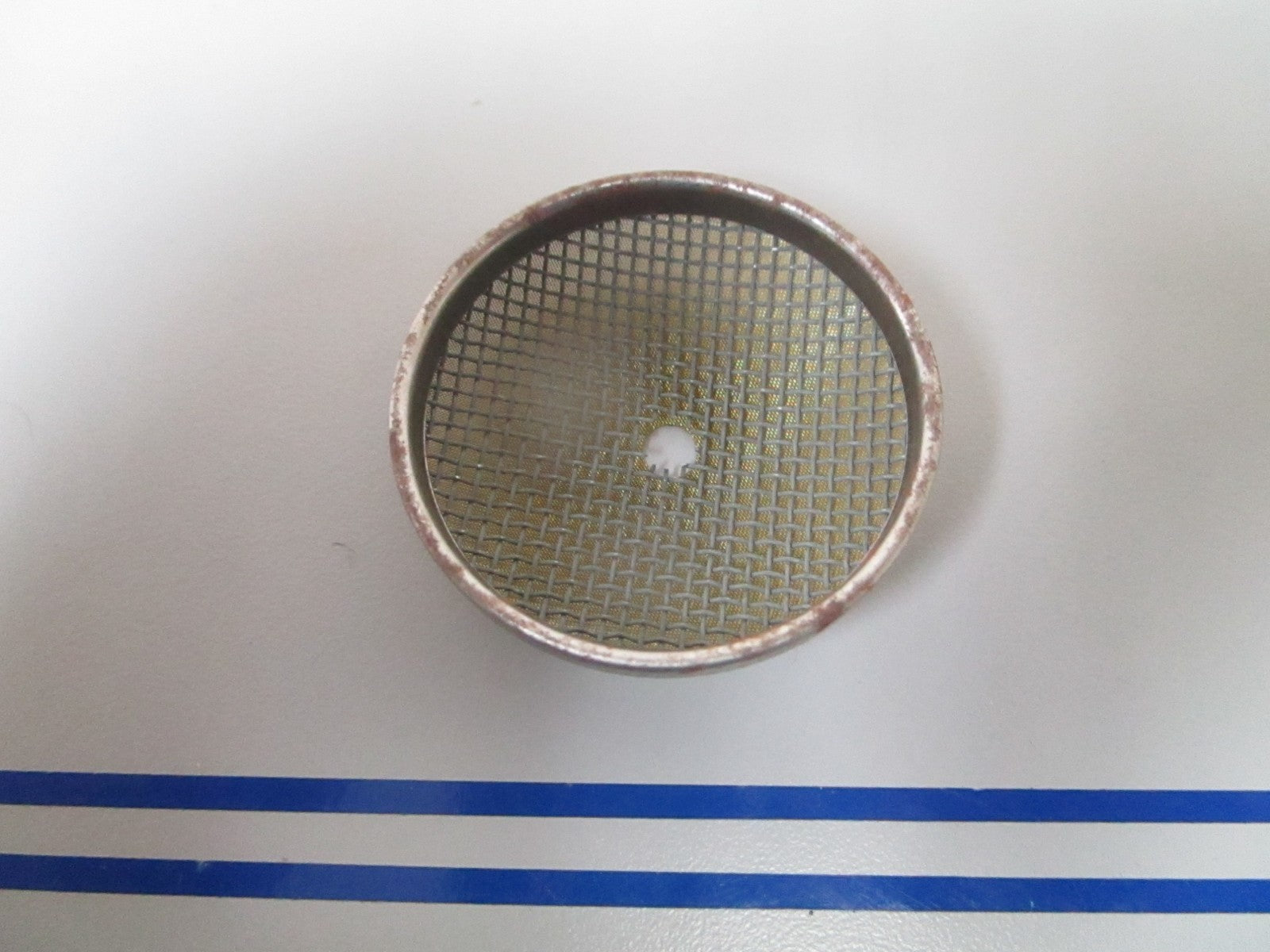 NEW OEM 314195 0314195 OMC Johnson Evinrude Housing Screen 0810