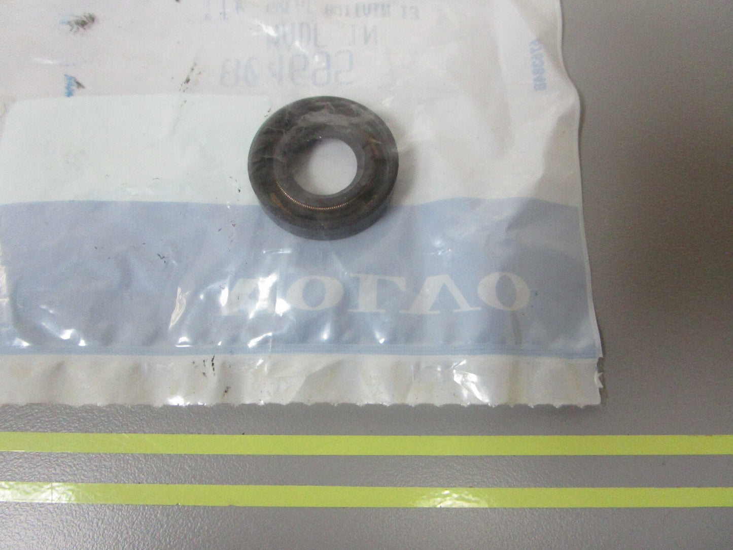 *NEW OEM* 0810 Volvo Penta Seal Ring 804695