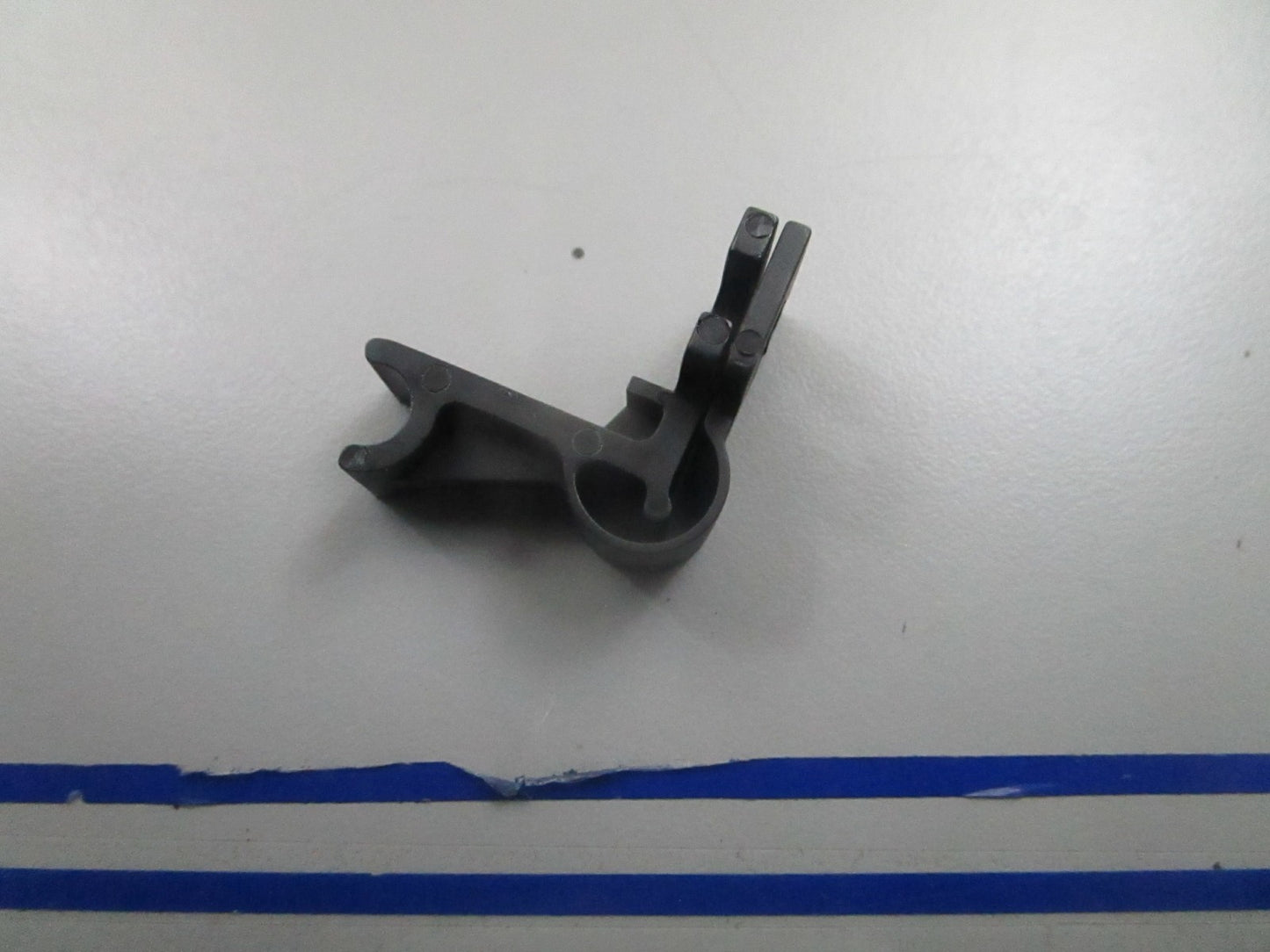 *NEW OEM* 0810 OMC Johnson Evinrude Throttle Cable Retainer 336558 0336558