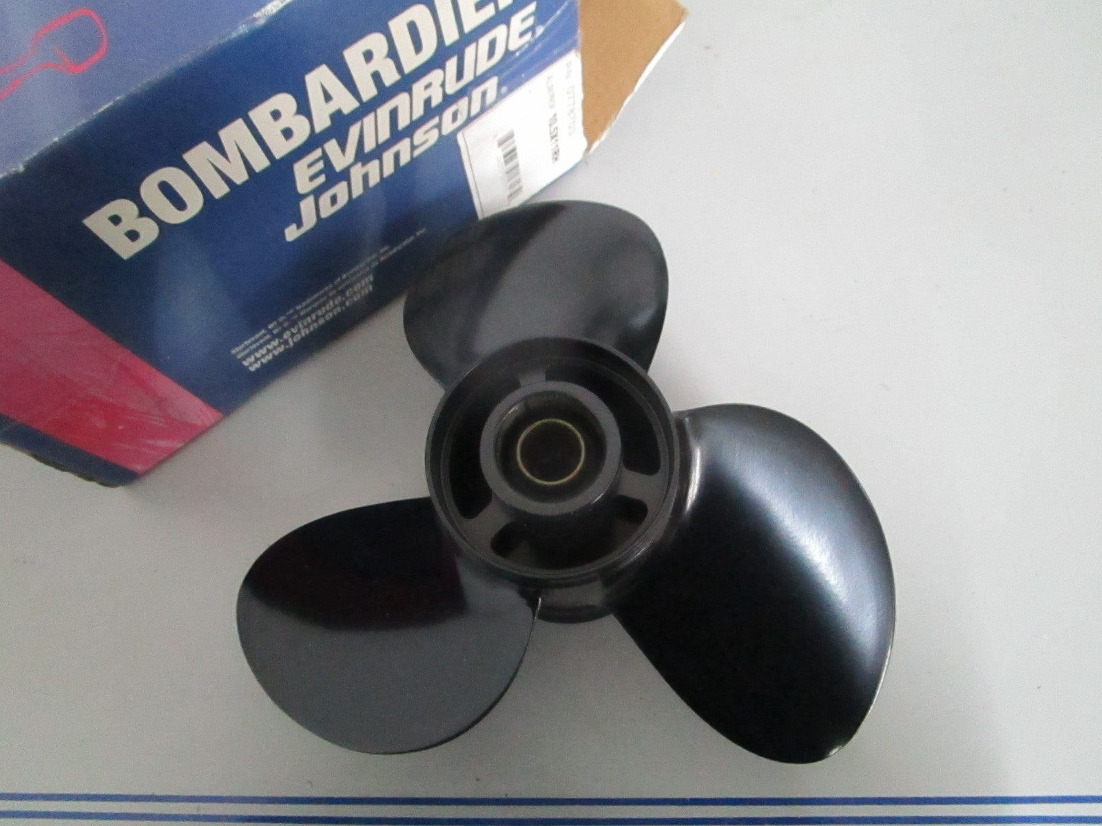 *NEW OEM* 0820 OMC Johnson Evinrude 10.5×11 RH Propeller 778703 0778703