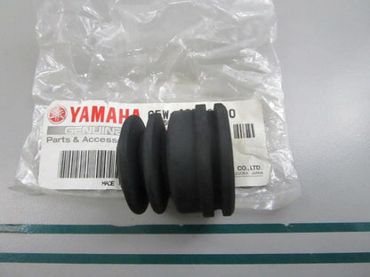NEW OEM 65W-42726-00-00 Yamaha Grommet 0810