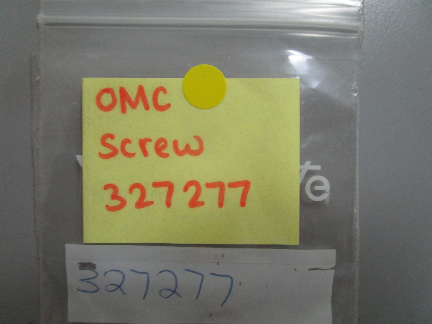 *NEW OEM* (LOT OF 2) 0810 OMC Johnson Evinrude Screw 327277 0327277