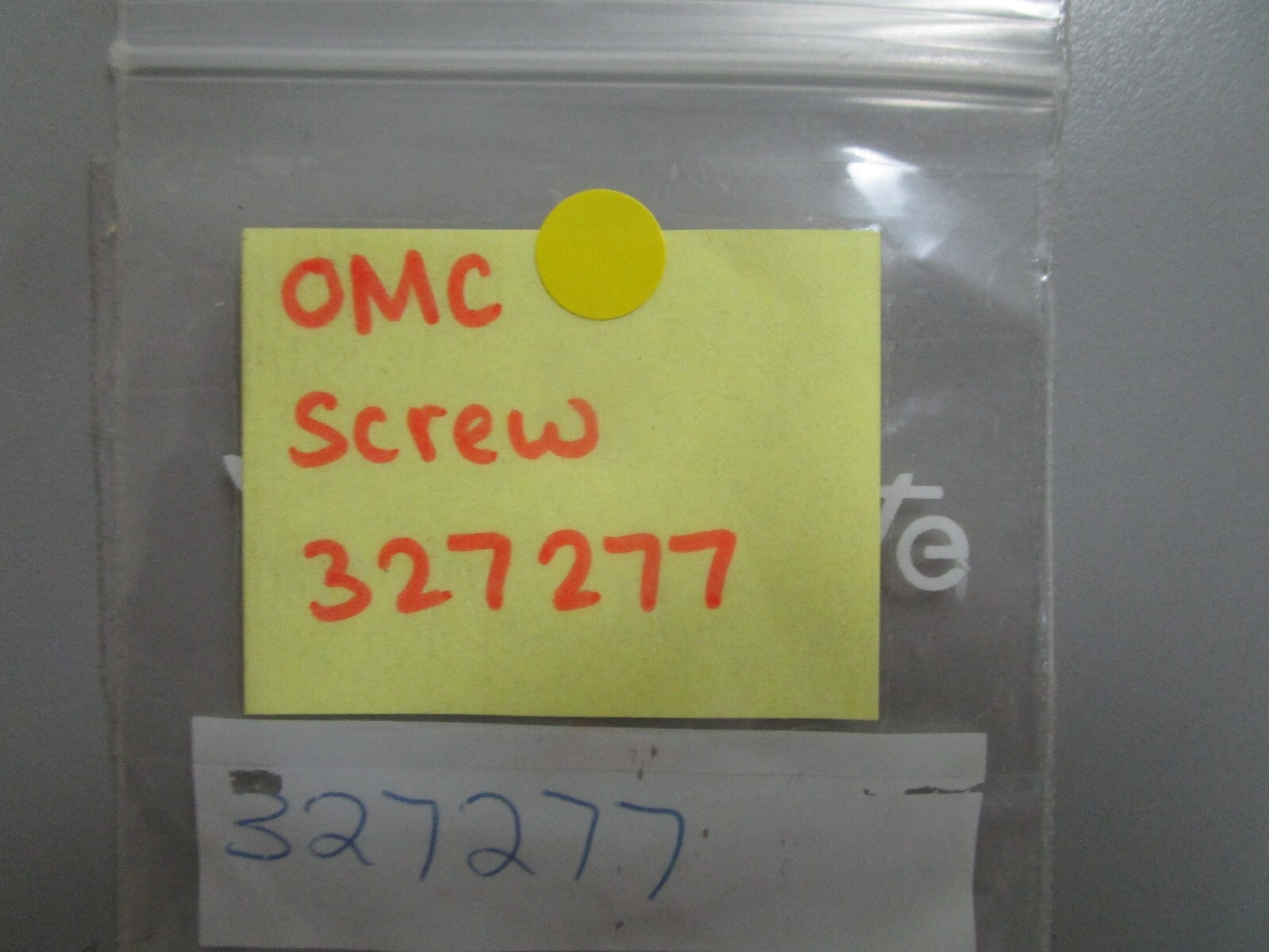 *NEW OEM* (LOT OF 2) 0810 OMC Johnson Evinrude Screw 327277 0327277