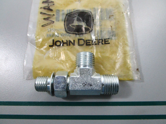 NEW OEM 38H1022 John Deere Tee Fitting 0810