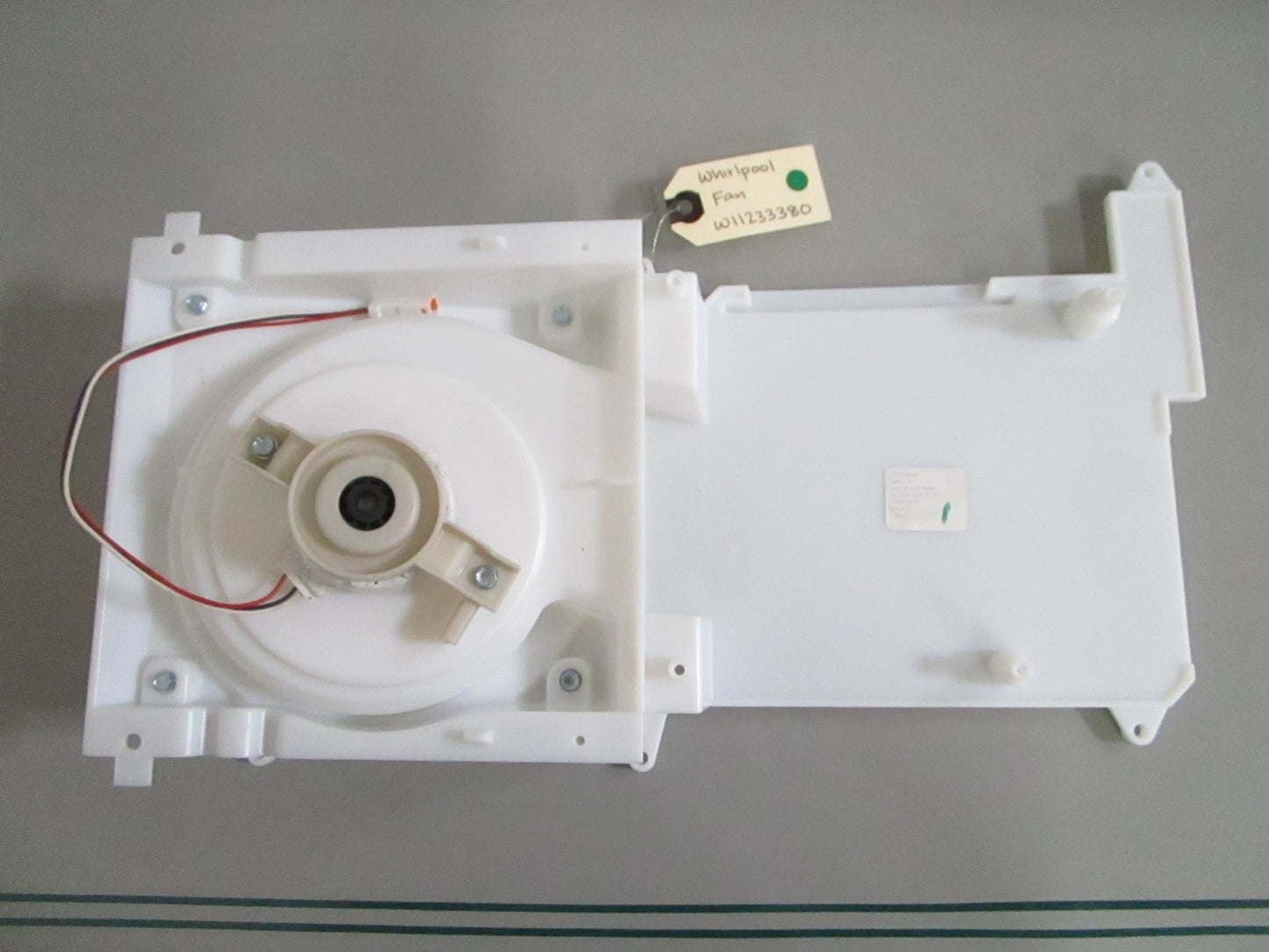 Whirlpool W11233380 Refrigerator Fan NOS Genuine Factory Part NEW OEM 0820