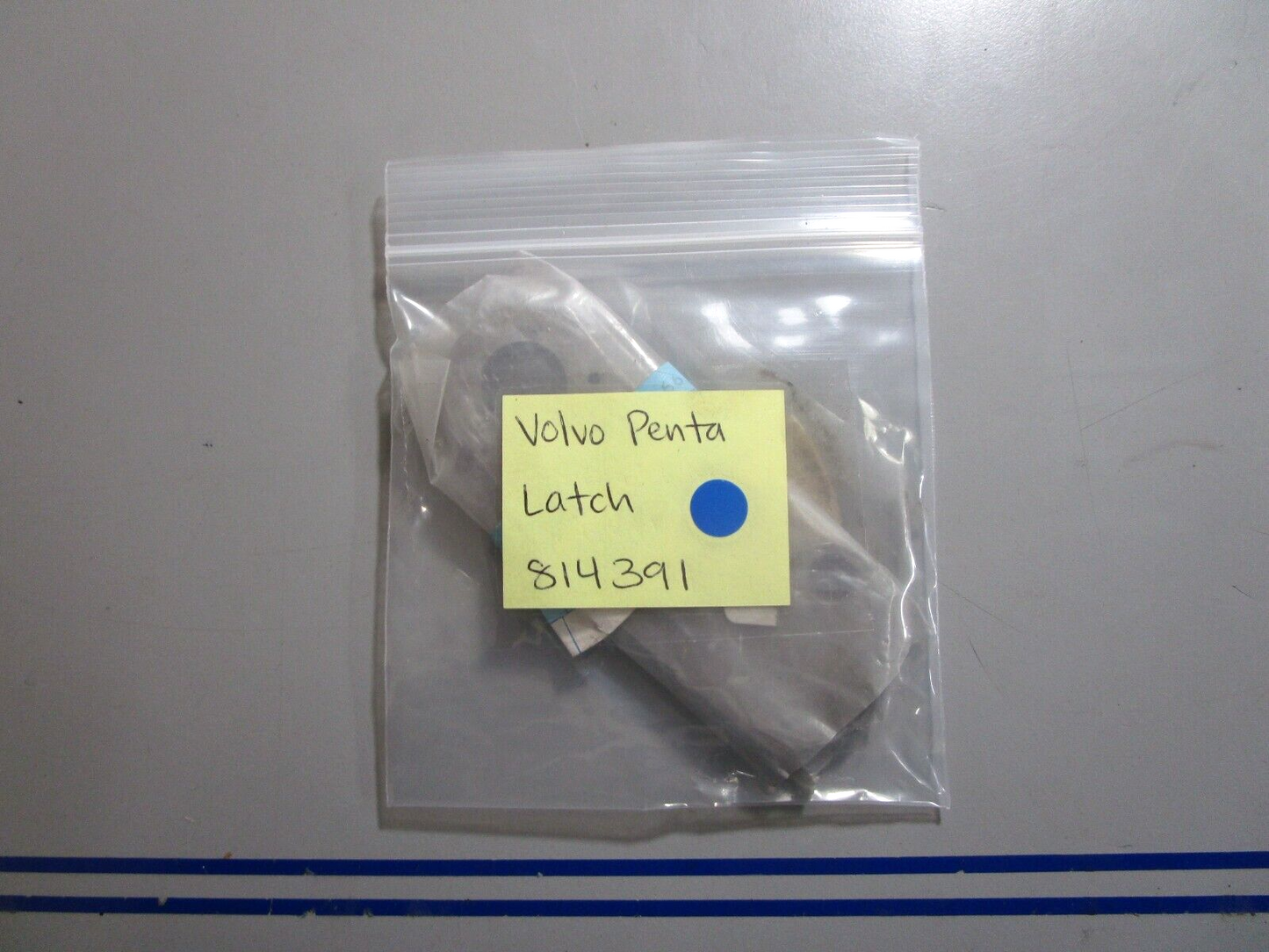 *NEW OEM* 0810 Volvo Penta Latch 814391