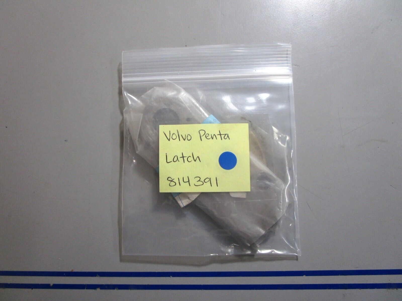 *NEW OEM* 0810 Volvo Penta Latch 814391