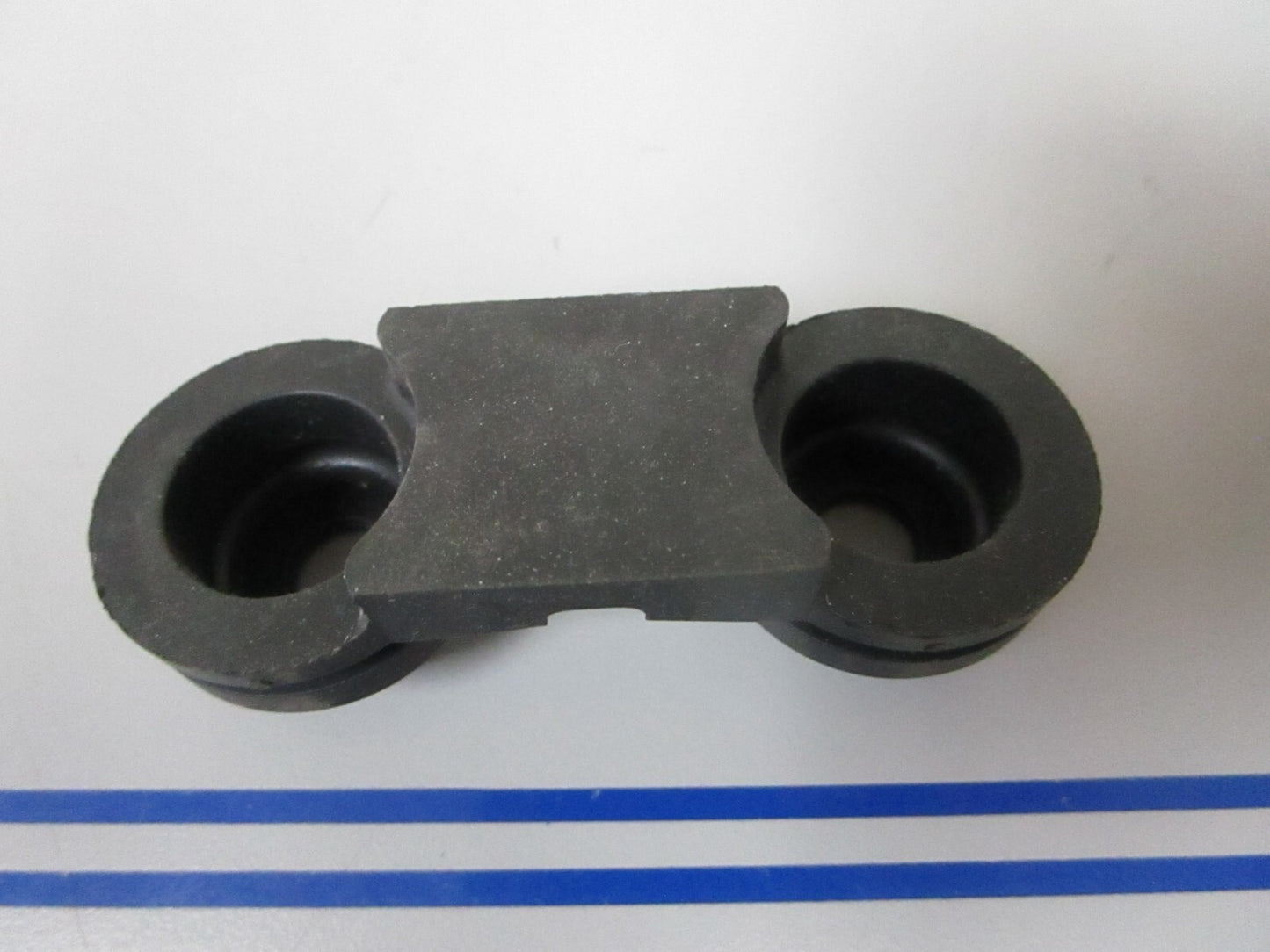 *NEW OEM* 0810 OMC Johnson Evinrude Upper Mount Seal 340178 0340178