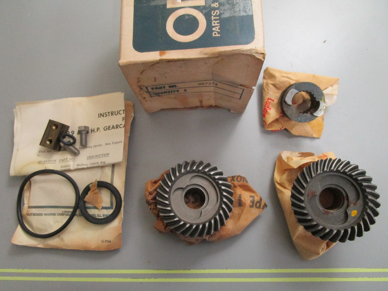 *NEW OEM* 0820 OMC Johnson Evinrude Gear Set 387254 0387254